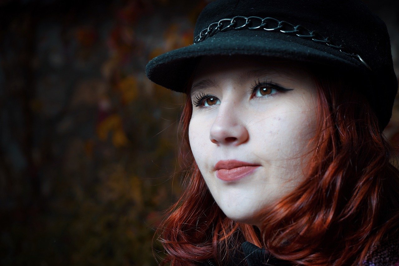 entdecken sie herbstliches makeup mit warmen, saisonalen farben und eleganten looks für die kühle jahreszeit.